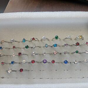 Assortment of bulk rings size 7 and 6